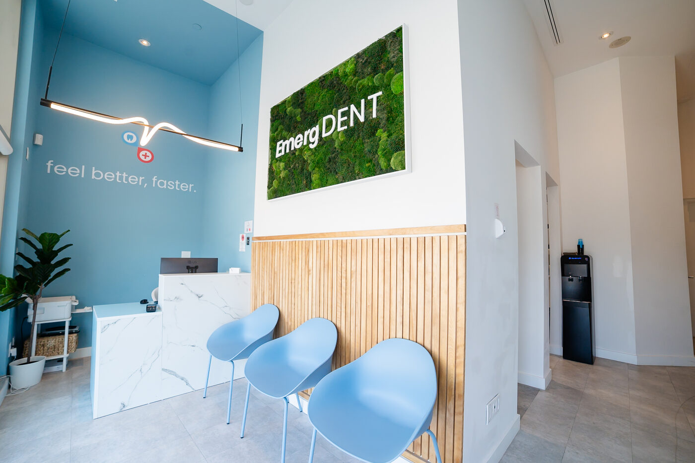 EmergDENT reception and waiting area in Etobicoke